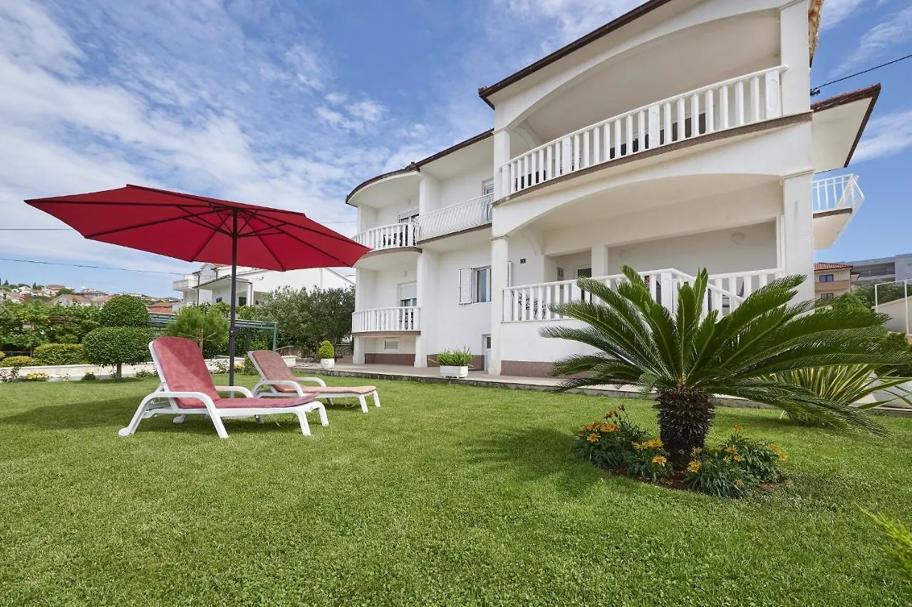 Apartments By The Sea Okrug Gornji, Ciovo - 20055 Trogir 0*,