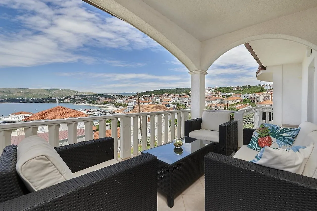 Apartments By The Sea Okrug Gornji, Ciovo - 20055 Trogir 0*,  Croatia
