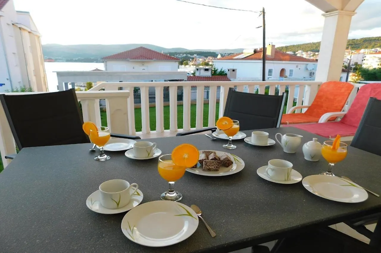 Apartments By The Sea Okrug Gornji, Ciovo - 20055 Trogir 0*,