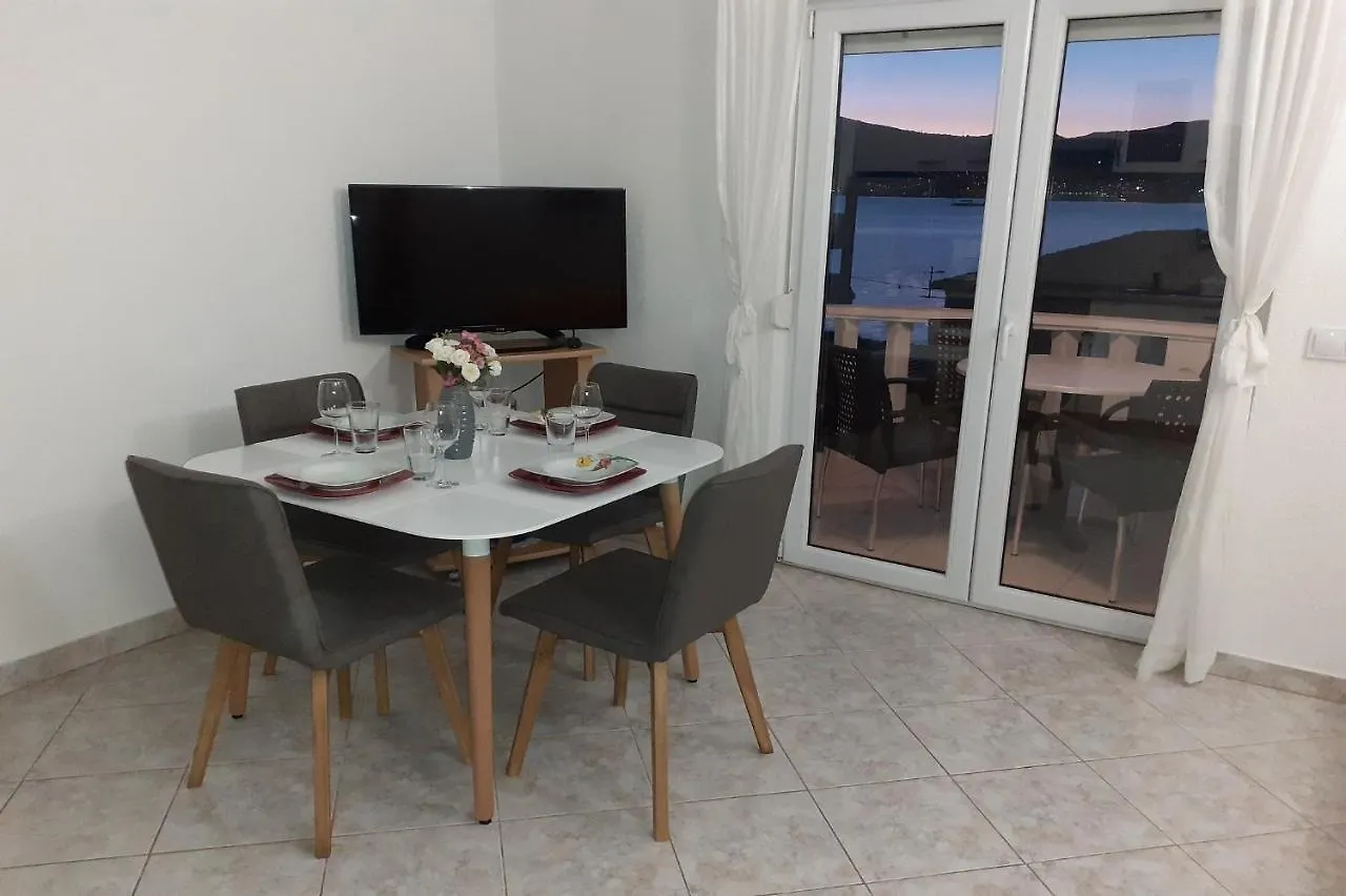 Apartments By The Sea Okrug Gornji, Ciovo - 20055 Trogir 0*,